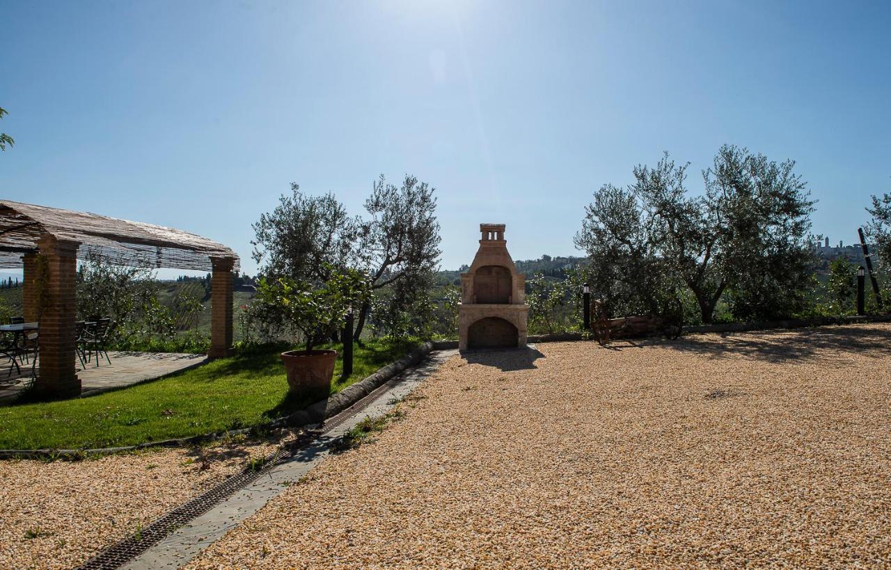 Uliveta Apartment San Gimignano Bagian luar foto